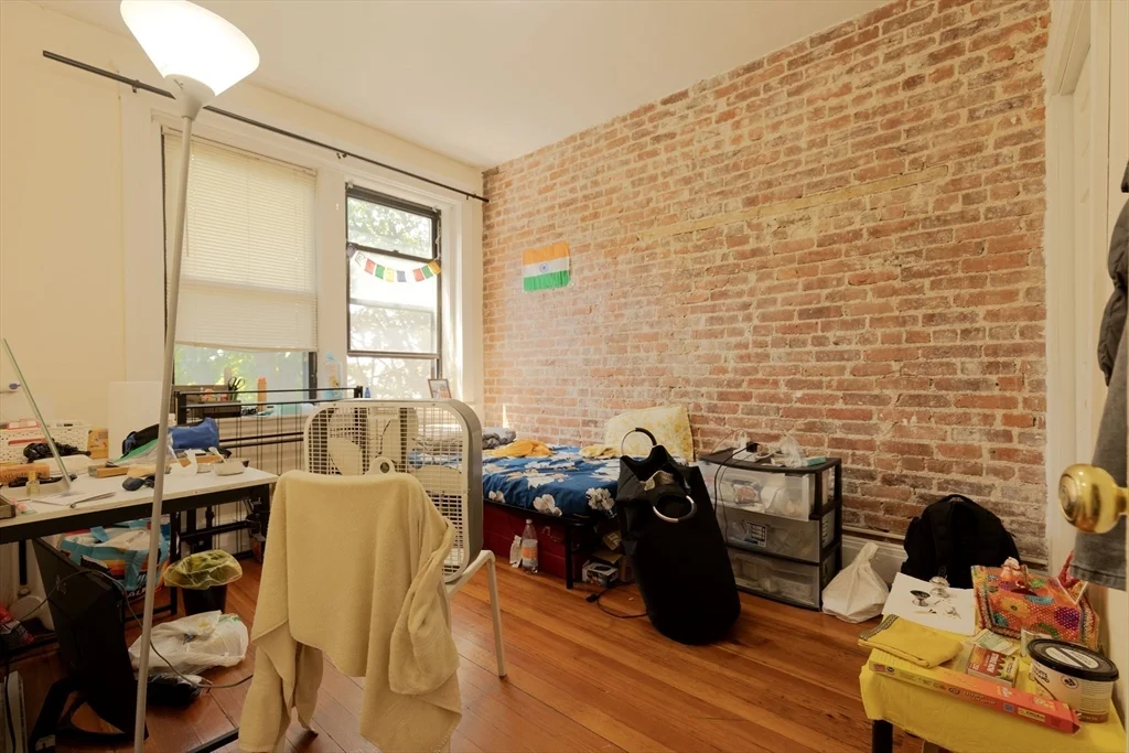 5 bed, 2 bath apartment for rent at 44 Cummings Rd Unit 2, Brighton — photo 21 of 28