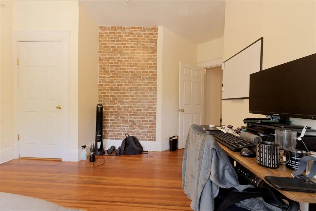 5 bed, 2 bath apartment for rent at 44 Cummings Rd Unit 2, Brighton — photo 14 of 28