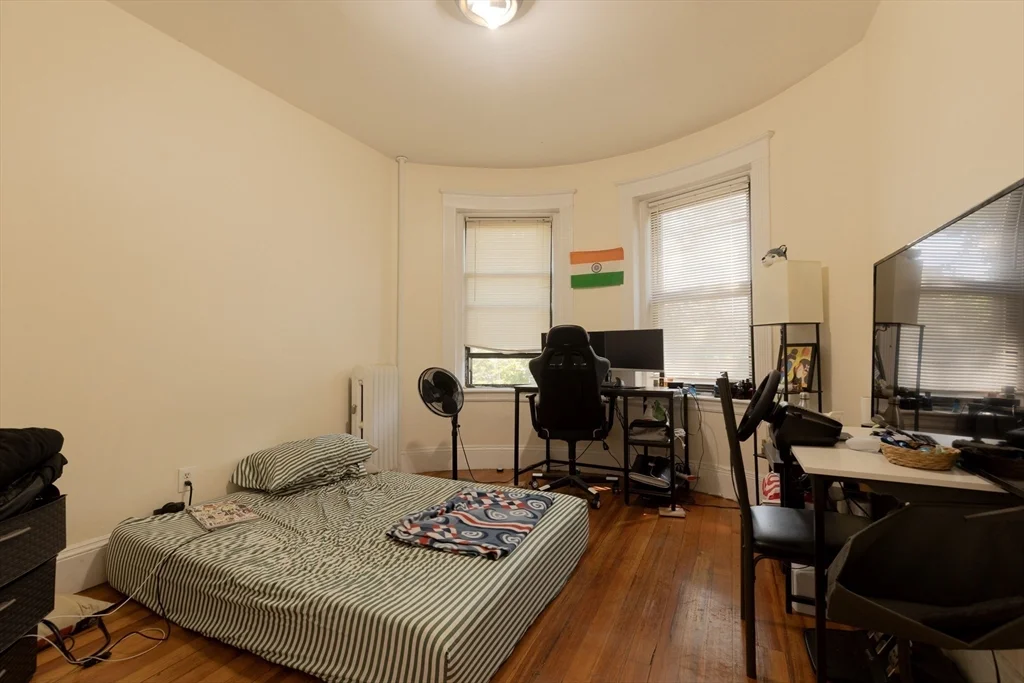 5 bed, 2 bath apartment for rent at 44 Cummings Rd Unit 2, Brighton — photo 15 of 28