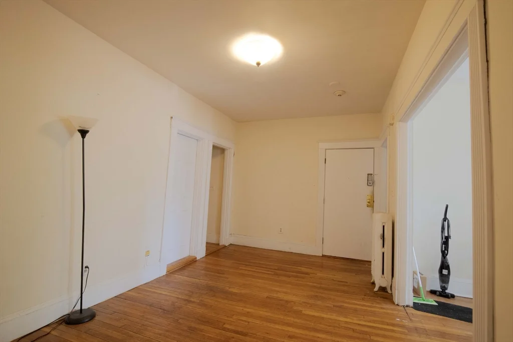 5 bed, 2 bath apartment for rent at 44 Cummings Rd Unit 2, Brighton — photo 7 of 26