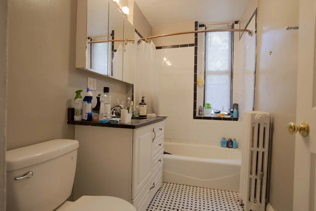 5 bed, 2 bath apartment for rent at 44 Cummings Rd Unit 2, Brighton — photo 23 of 28