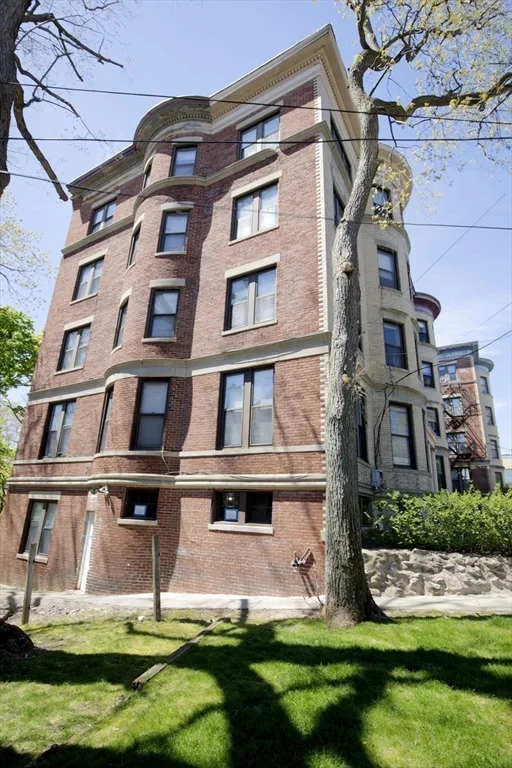 5 bed, 2 bath apartment for rent at 44 Cummings Rd Unit 2, Brighton — photo 28 of 28