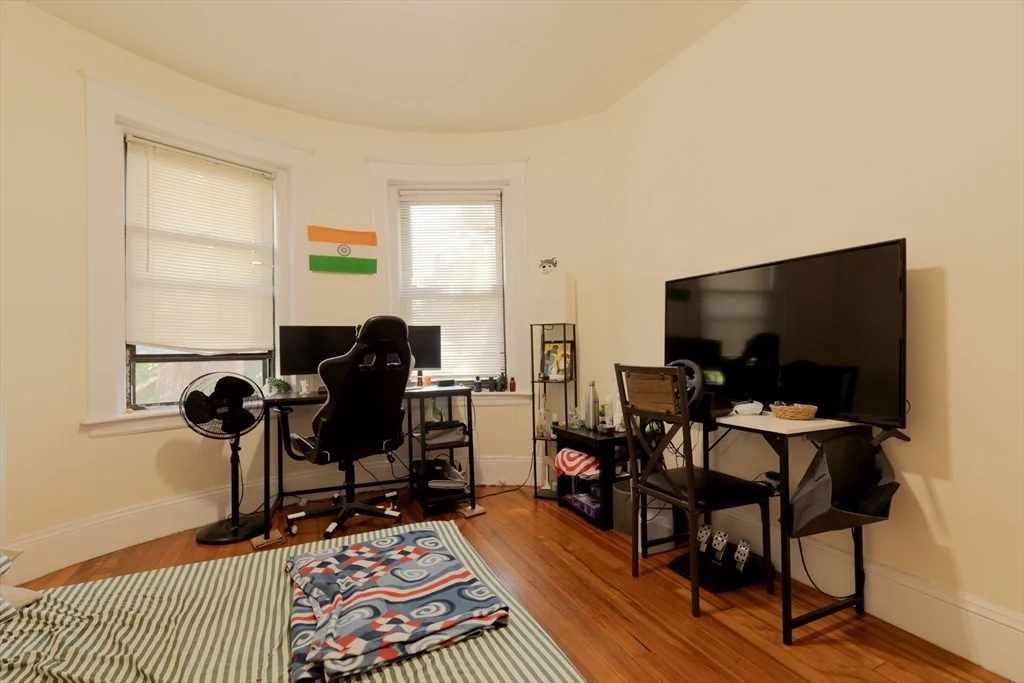 5 bed, 2 bath apartment for rent at 44 Cummings Rd Unit 2, Brighton — photo 16 of 28