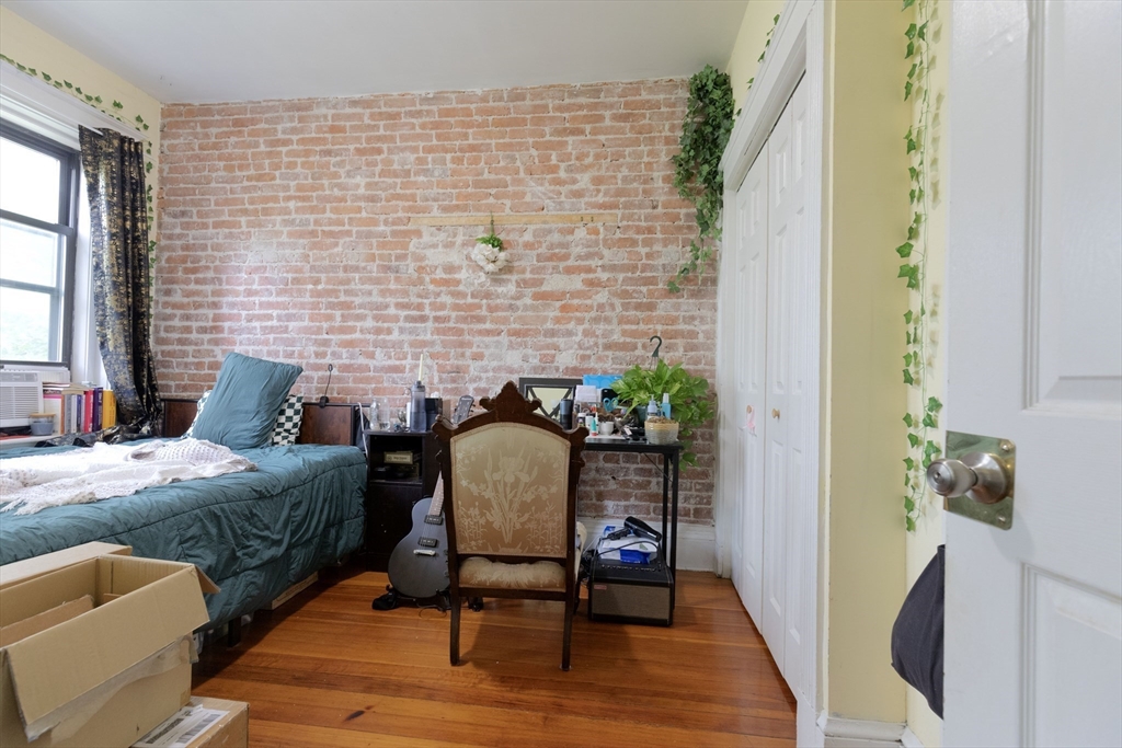 5 bed, 2 bath apartment for rent at 44 Cummings Rd Unit 4, Brighton — photo 21 of 31