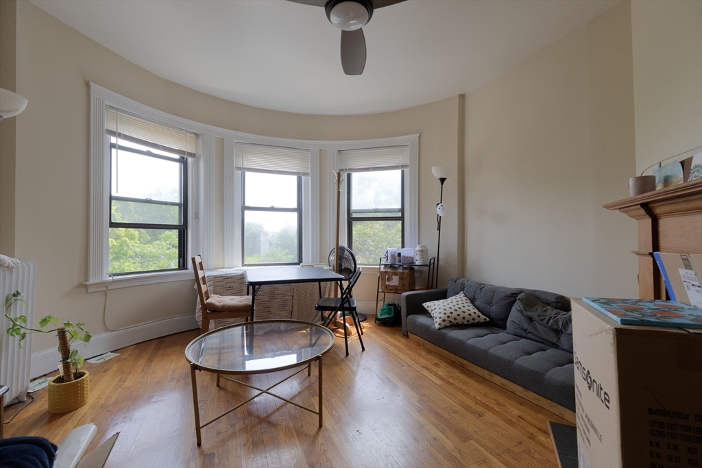 5 bed, 2 bath apartment for rent at 44 Cummings Rd Unit 4, Brighton — photo 9 of 31