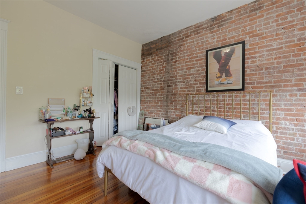 5 bed, 2 bath apartment for rent at 44 Cummings Rd Unit 4, Brighton — photo 11 of 31