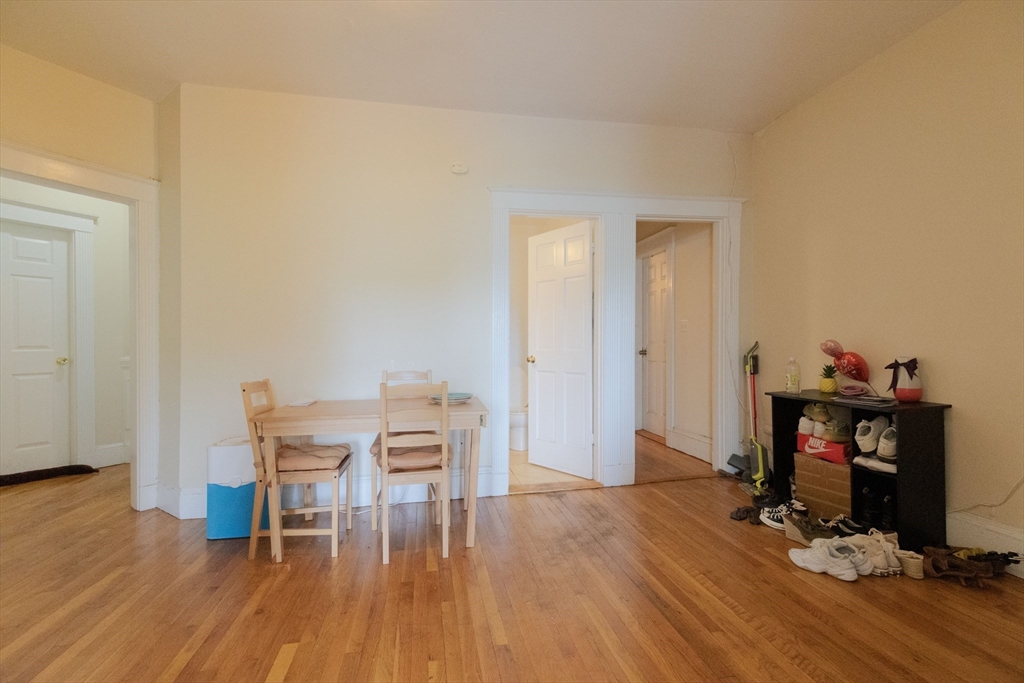 5 bed, 2 bath apartment for rent at 44 Cummings Rd Unit 4, Brighton — photo 7 of 31
