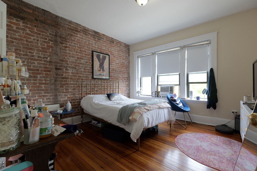 5 bed, 2 bath apartment for rent at 44 Cummings Rd Unit 4, Brighton — photo 10 of 31