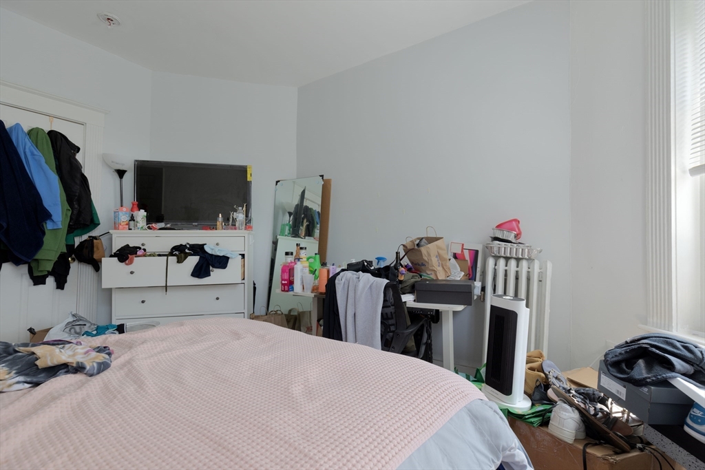 5 bed, 2 bath apartment for rent at 44 Cummings Rd Unit 4, Brighton — photo 17 of 31