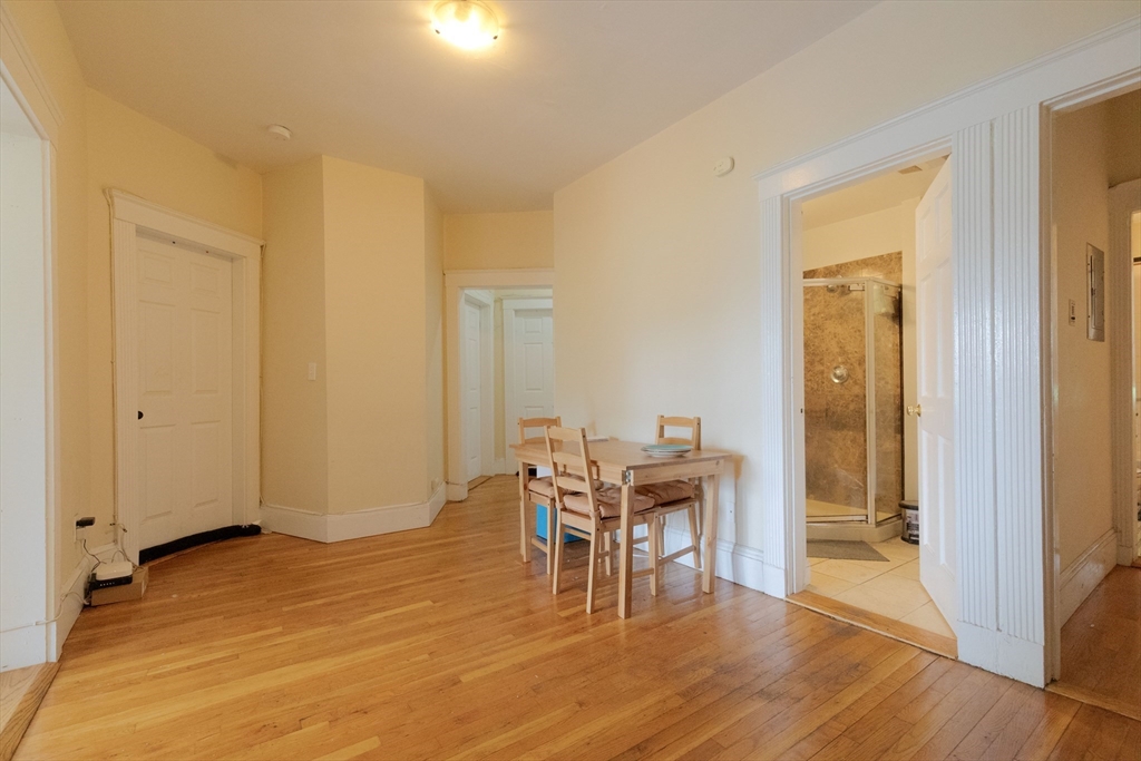5 bed, 2 bath apartment for rent at 44 Cummings Rd Unit 4, Brighton — photo 1 of 31