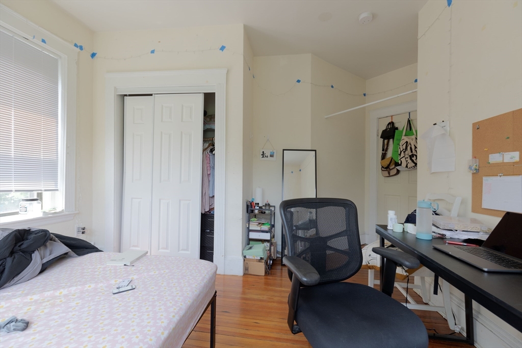5 bed, 2 bath apartment for rent at 44 Cummings Rd Unit 4, Brighton — photo 14 of 31