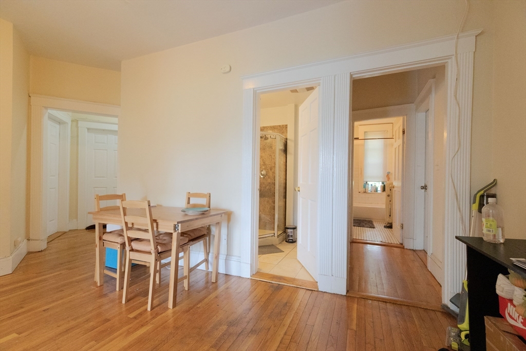 5 bed, 2 bath apartment for rent at 44 Cummings Rd Unit 4, Brighton — photo 6 of 31
