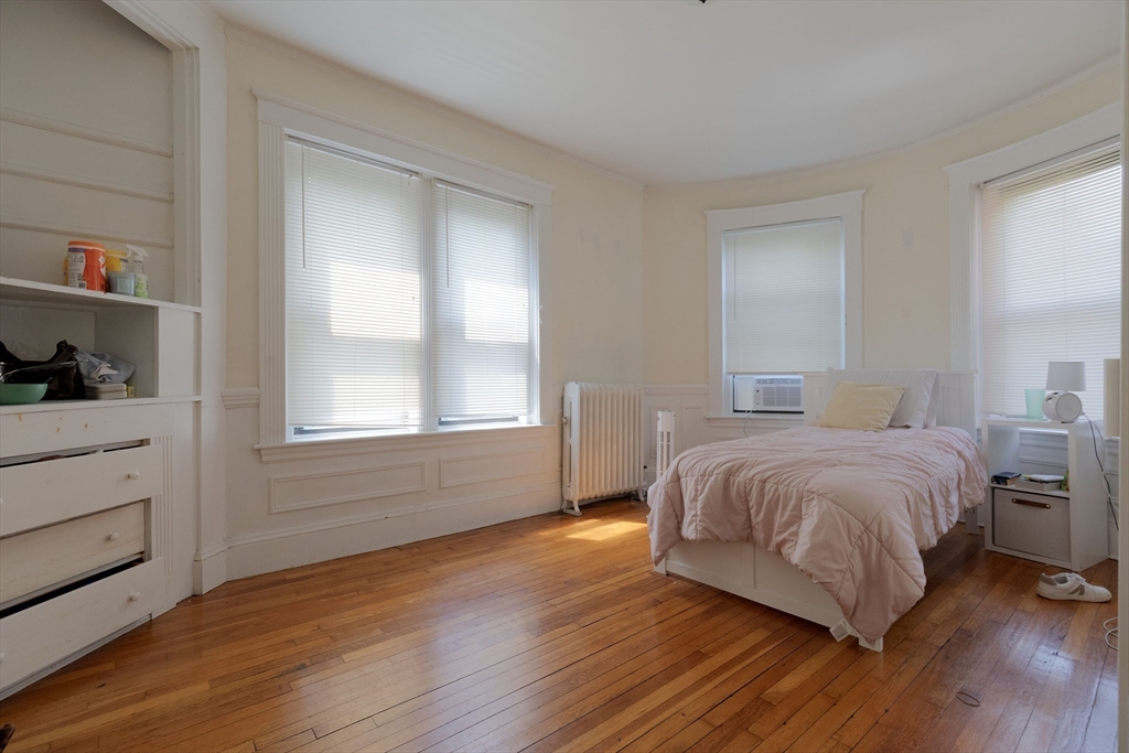 5 bed, 2 bath apartment for rent at 44 Cummings Rd Unit 4, Brighton — photo 18 of 31