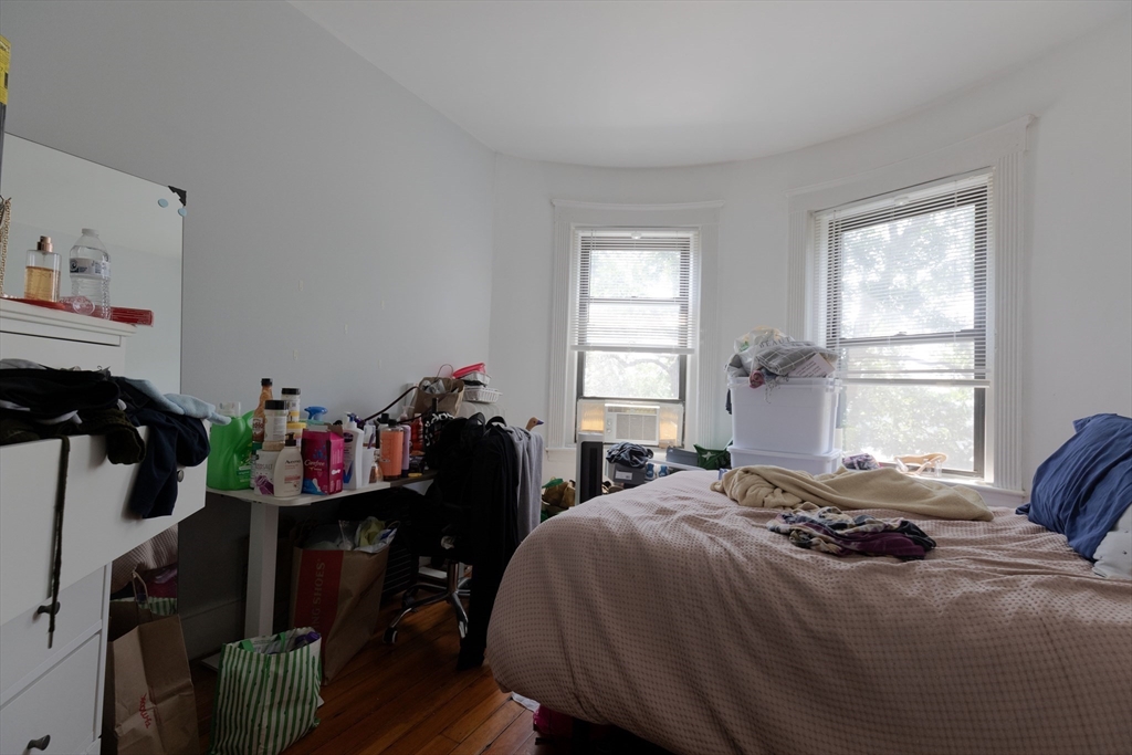 5 bed, 2 bath apartment for rent at 44 Cummings Rd Unit 4, Brighton — photo 16 of 31