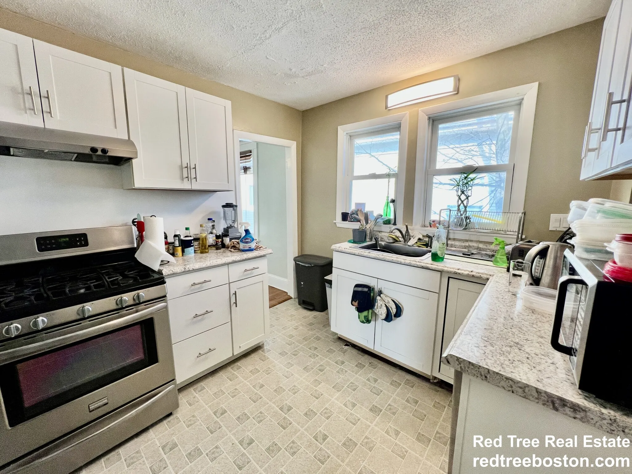 3 bed, 1 bath apartment for rent at 44 Day St Unit 2, Jamaica Plain — photo 6 of 29