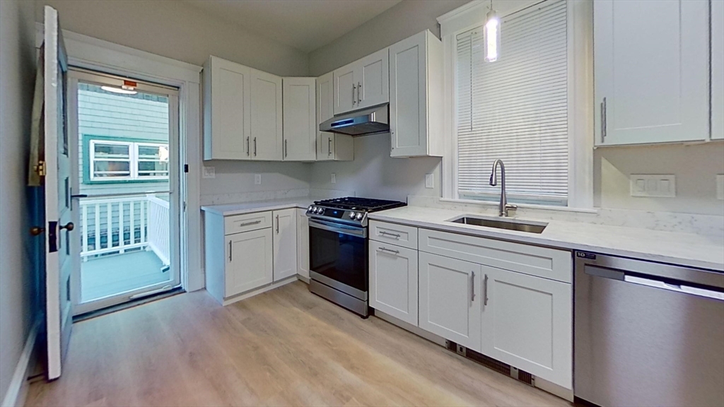 6 bed, 3 bath apartment for rent at 44 Dimmock St Unit 0, Quincy — photo 8 of 9