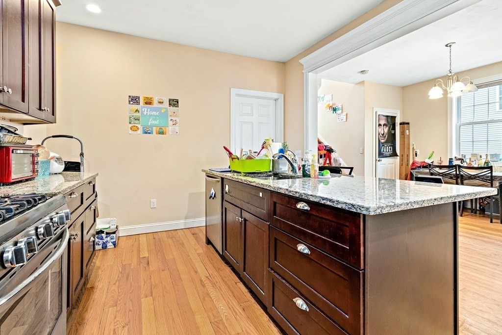 5 bed, 4+ bath apartment for rent at 44 Dominion Rd, Worcester — photo 5 of 24