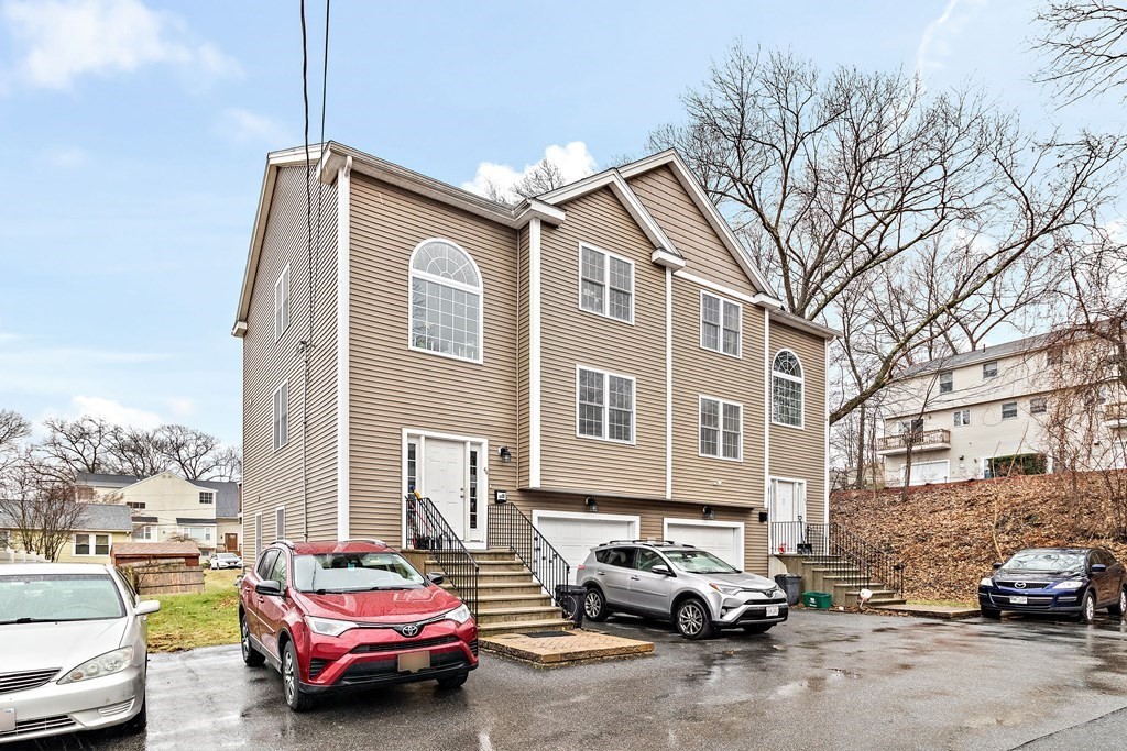 5 bed, 4+ bath apartment for rent at 44 Dominion Rd, Worcester — photo 1 of 24