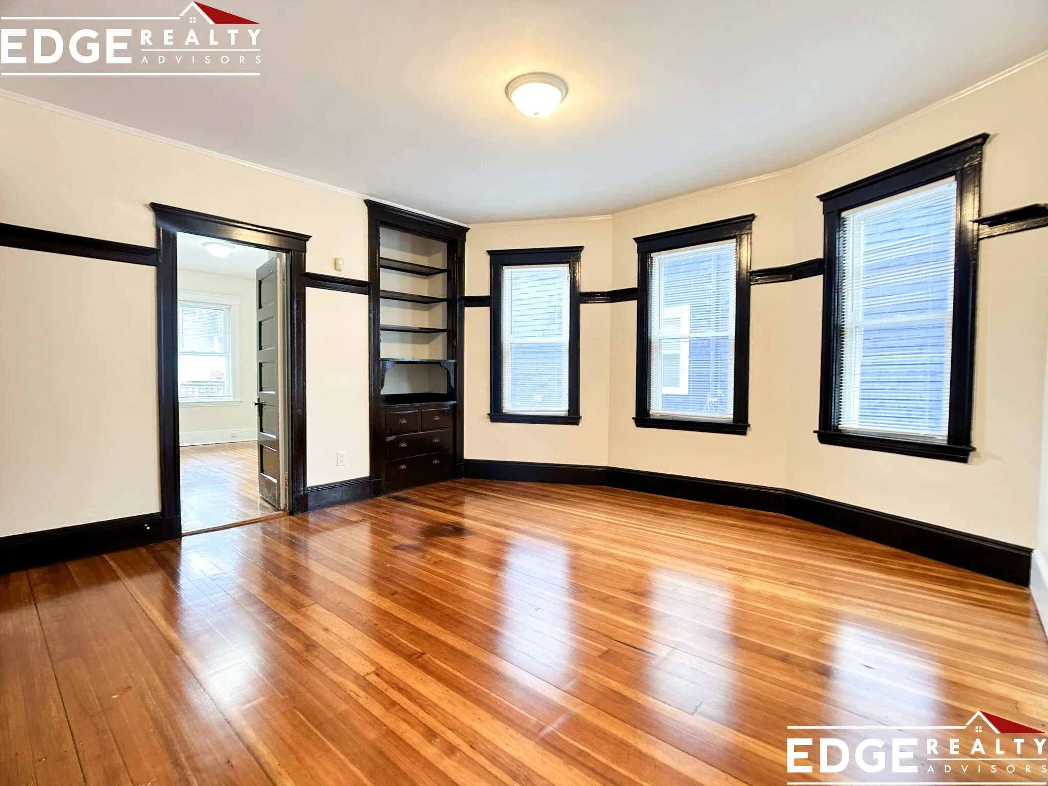 3 bed, 1 bath apartment for rent at 44 Easton St Unit 1, Allston — photo 4 of 10