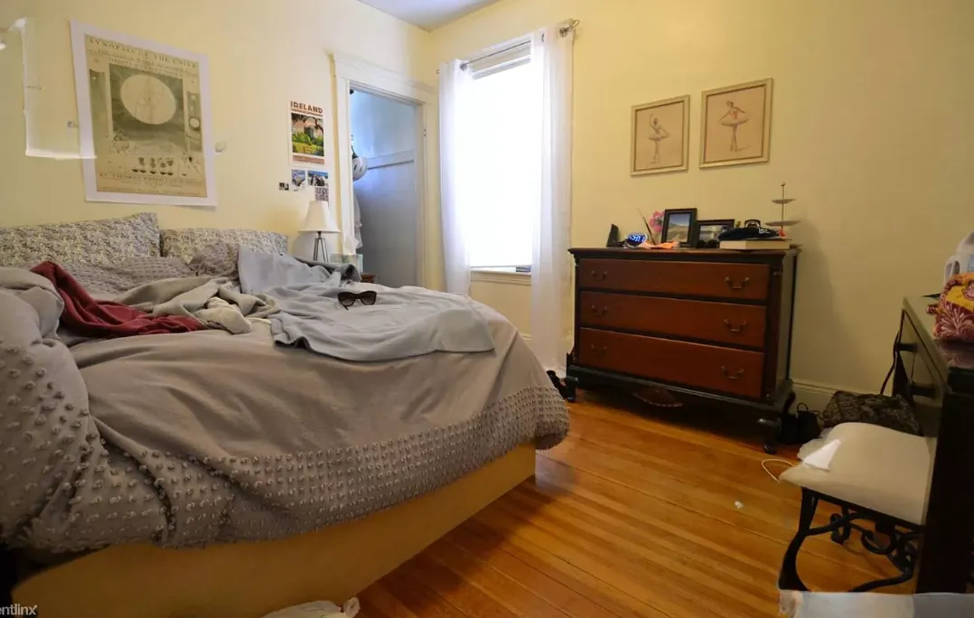 3 bed, 1 bath apartment for rent at 44 Easton St Unit 2, Allston — photo 11 of 15