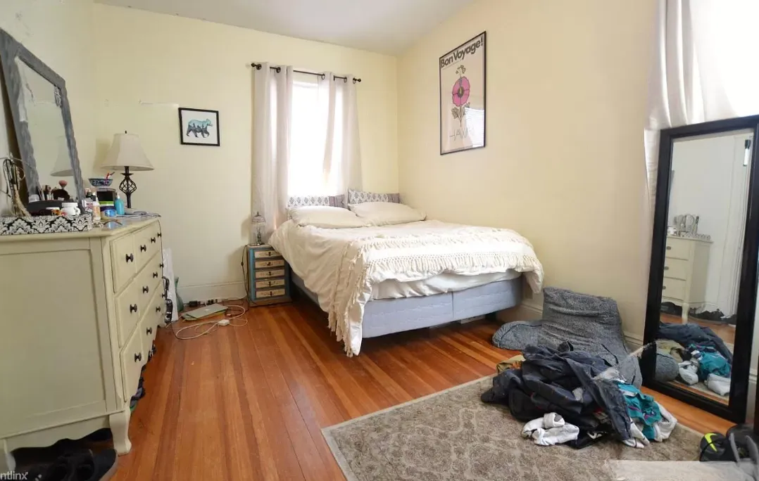 3 bed, 1 bath apartment for rent at 44 Easton St Unit 2, Allston — photo 12 of 15