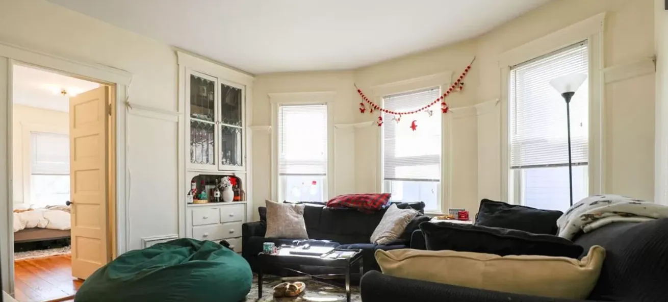 3 bed, 1 bath apartment for rent at 44 Easton St Unit 2, Allston — photo 5 of 15
