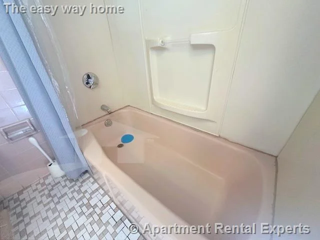 2 bed, 1 bath apartment for rent at 44 Elm St Unit 2, Porter Square — photo 13 of 14