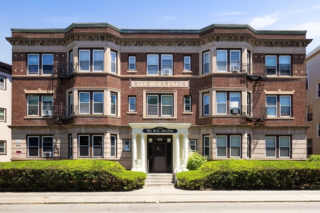 1 bed, 1 bath apartment for rent at 44 Estes St Unit 15, Lynn