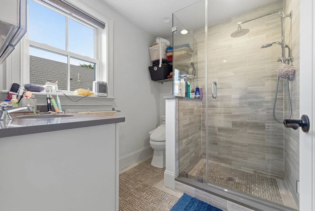 3 bed, 2 bath apartment for rent at 44 Evergreen St Unit 3, Jamaica Plain — photo 14 of 24