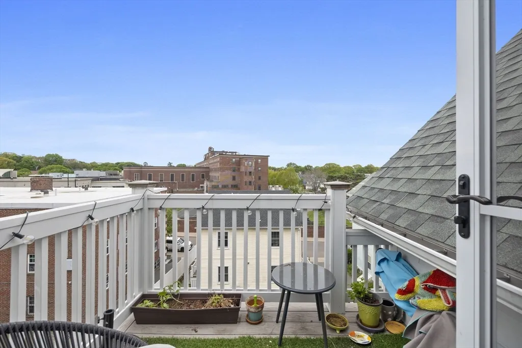 3 bed, 2 bath apartment for rent at 44 Evergreen St Unit 3C, Jamaica Plain — photo 20 of 24