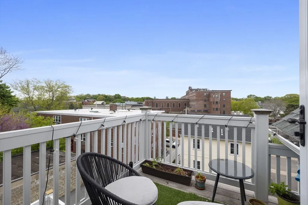 3 bed, 2 bath apartment for rent at 44 Evergreen St Unit 3C, Jamaica Plain — photo 19 of 24