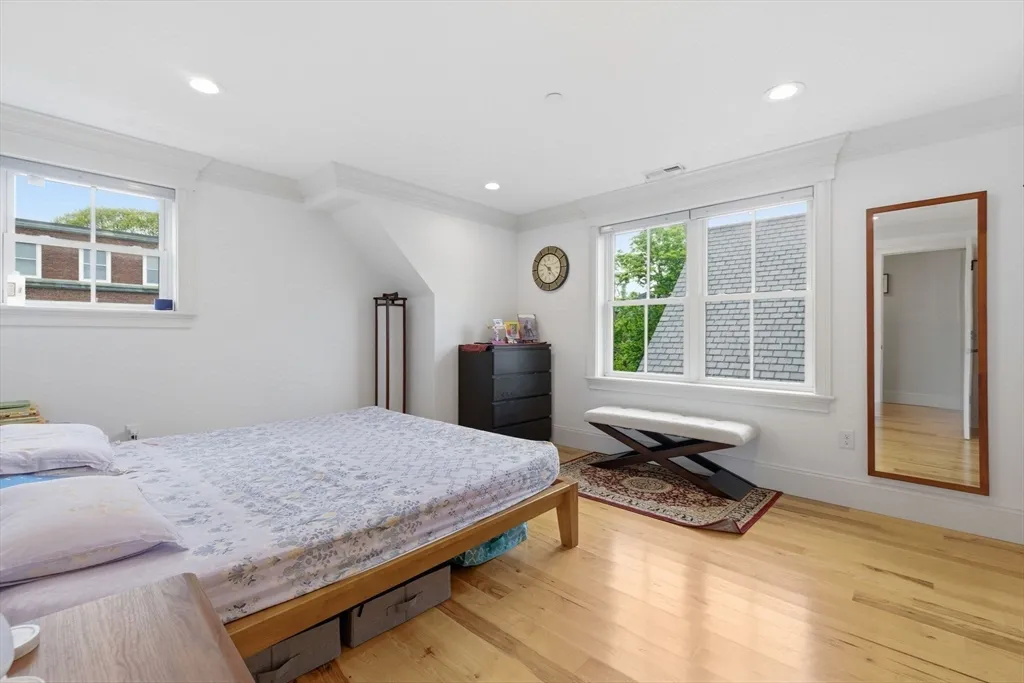 3 bed, 2 bath apartment for rent at 44 Evergreen St Unit 3C, Jamaica Plain — photo 9 of 24