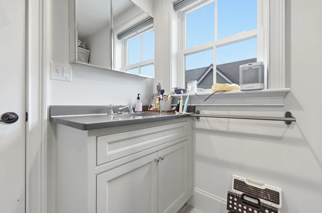 3 bed, 2 bath apartment for rent at 44 Evergreen St Unit 3C, Jamaica Plain — photo 15 of 24