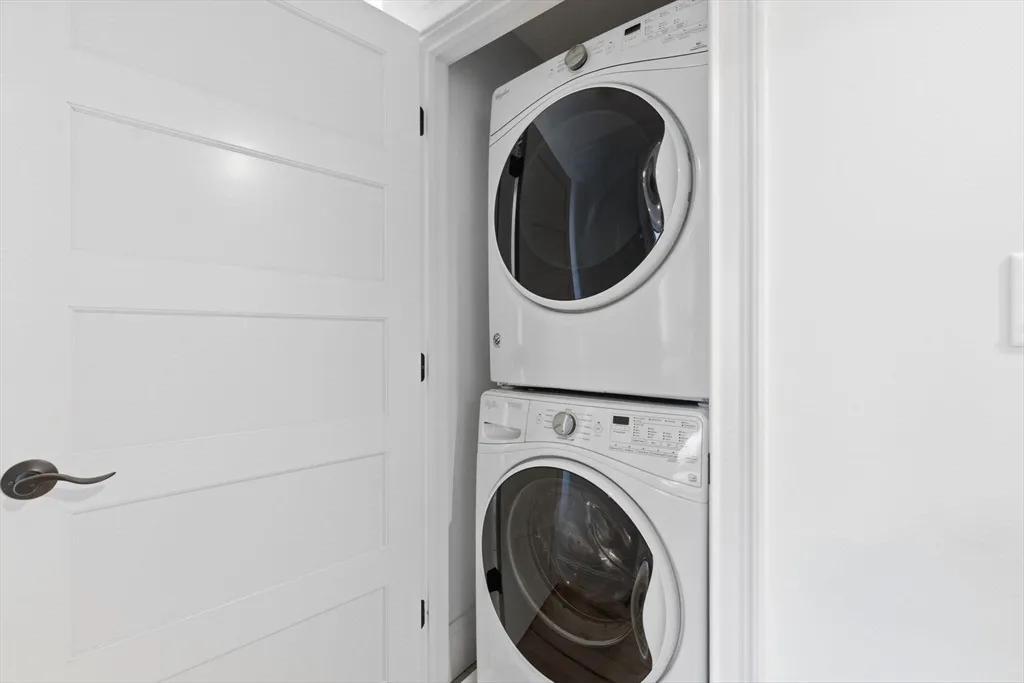 3 bed, 2 bath apartment for rent at 44 Evergreen St Unit 3C, Jamaica Plain — photo 18 of 24