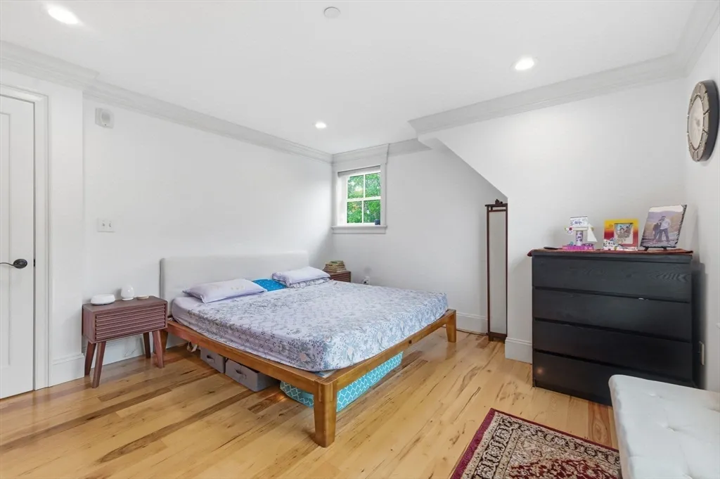 3 bed, 2 bath apartment for rent at 44 Evergreen St Unit 3C, Jamaica Plain — photo 10 of 24