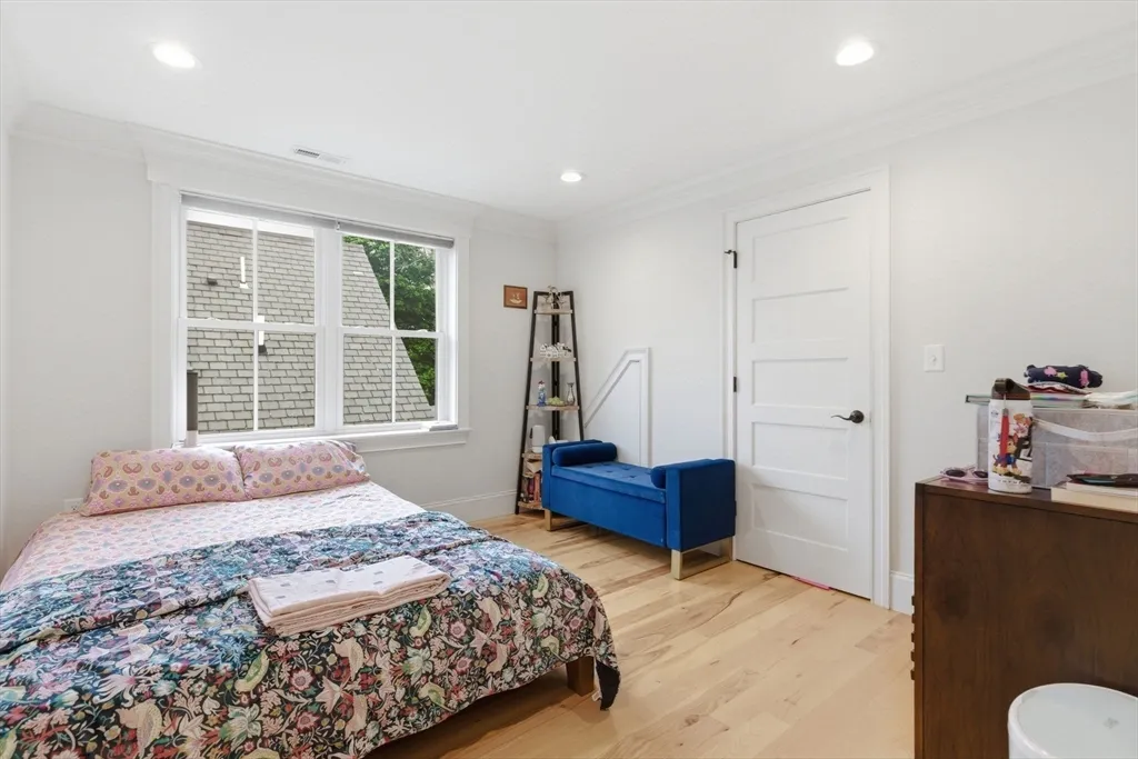 3 bed, 2 bath apartment for rent at 44 Evergreen St Unit 3C, Jamaica Plain — photo 14 of 24
