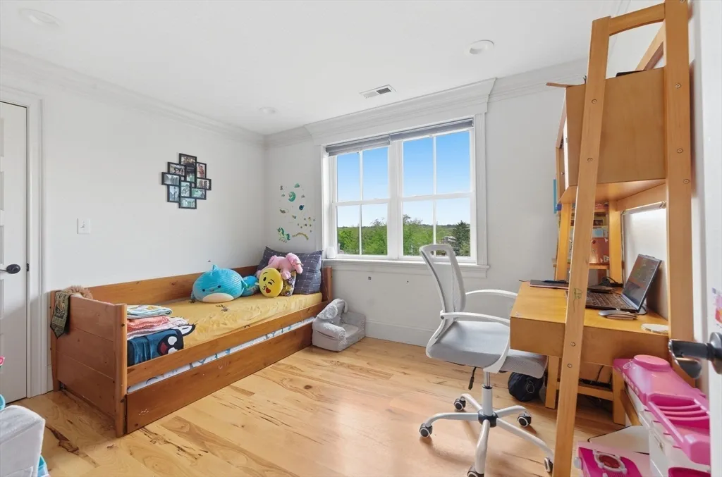 3 bed, 2 bath apartment for rent at 44 Evergreen St Unit 3C, Jamaica Plain — photo 11 of 24
