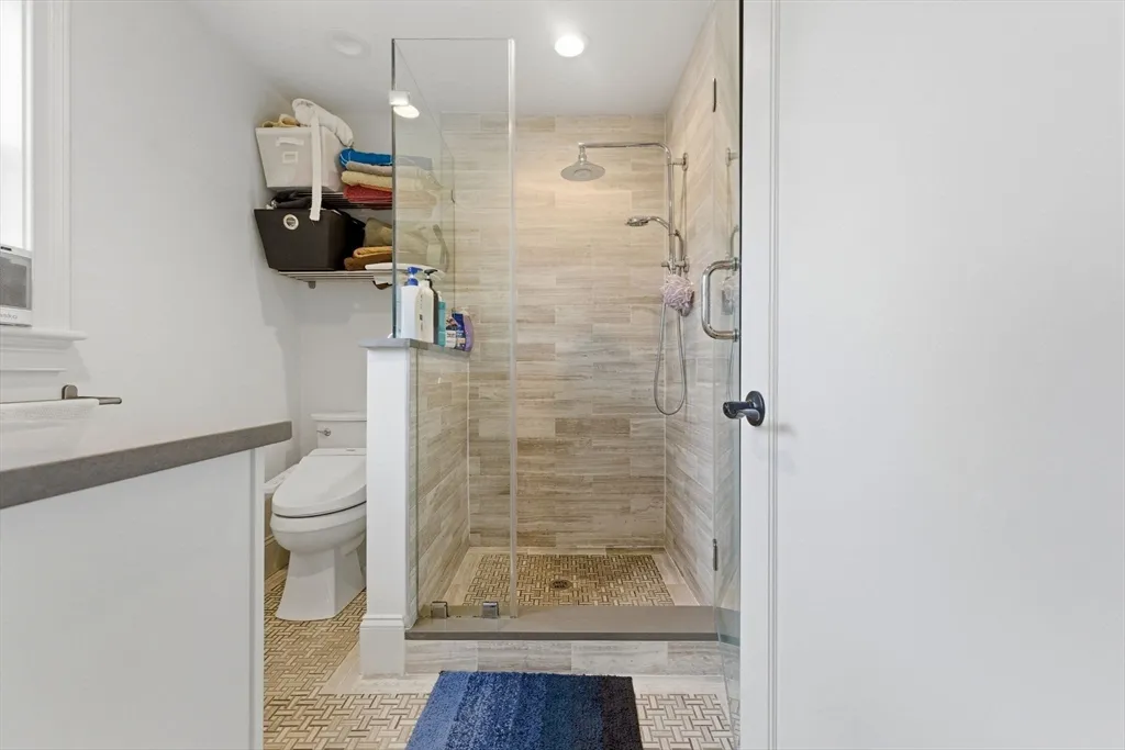 3 bed, 2 bath apartment for rent at 44 Evergreen St Unit 3C, Jamaica Plain — photo 13 of 24