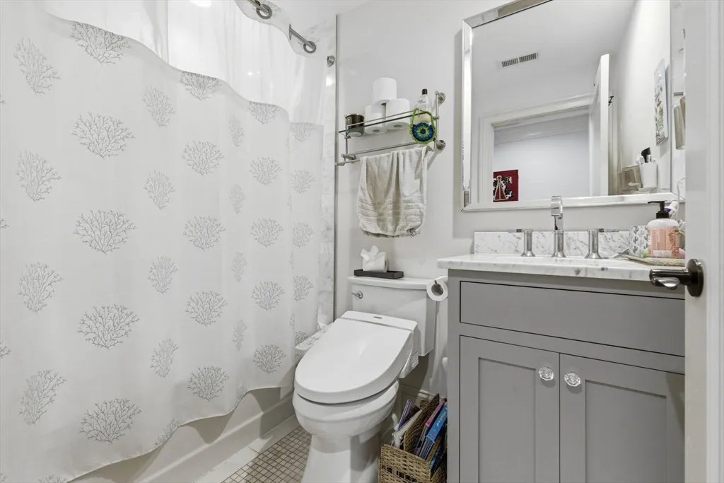 3 bed, 2 bath apartment for rent at 44 Evergreen St Unit 3C, Jamaica Plain — photo 16 of 24