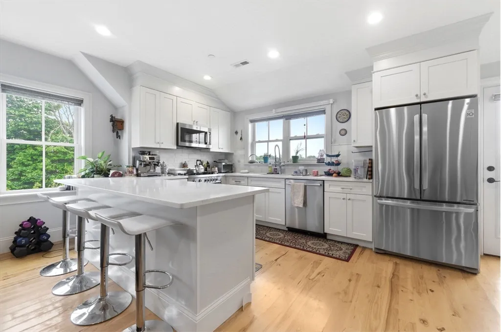 3 bed, 2 bath apartment for rent at 44 Evergreen St Unit 3C, Jamaica Plain — photo 2 of 24