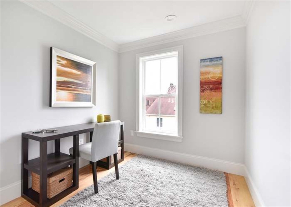 4 bed, 2 bath apartment for rent at 44 Evergreen St Unit Unit 4, Jamaica Plain — photo 11 of 38