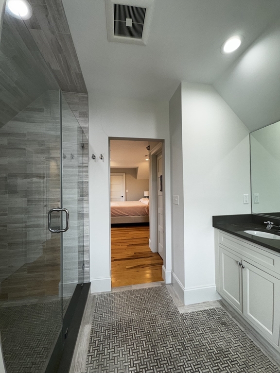 4 bed, 2 bath apartment for rent at 44 Evergreen St Unit Unit 4, Jamaica Plain — photo 14 of 38