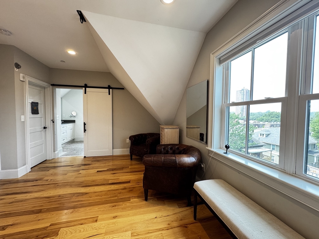 4 bed, 2 bath apartment for rent at 44 Evergreen St Unit Unit 4, Jamaica Plain — photo 8 of 38