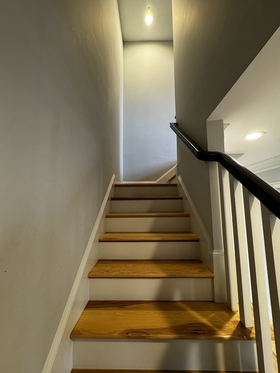 4 bed, 2 bath apartment for rent at 44 Evergreen St Unit Unit 4, Jamaica Plain — photo 24 of 38