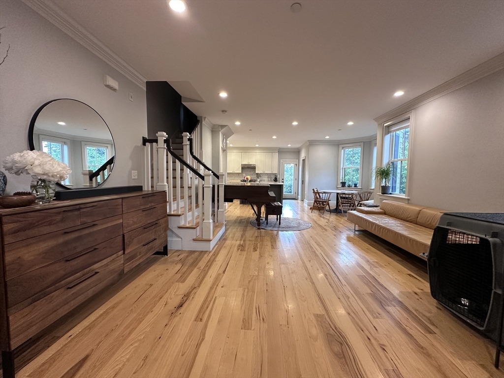 4 bed, 2 bath apartment for rent at 44 Evergreen St Unit Unit 4, Jamaica Plain — photo 2 of 38