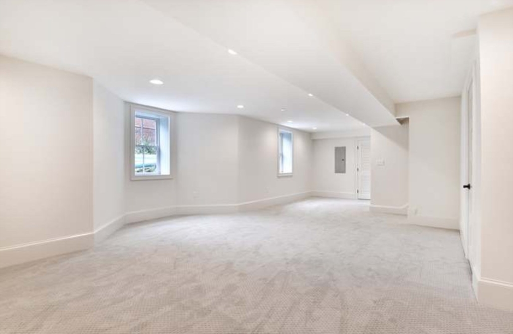 4 bed, 2 bath apartment for rent at 44 Evergreen St Unit Unit 4, Jamaica Plain — photo 20 of 38