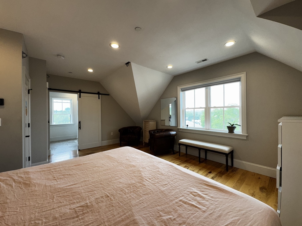 4 bed, 2 bath apartment for rent at 44 Evergreen St Unit Unit 4, Jamaica Plain — photo 12 of 38