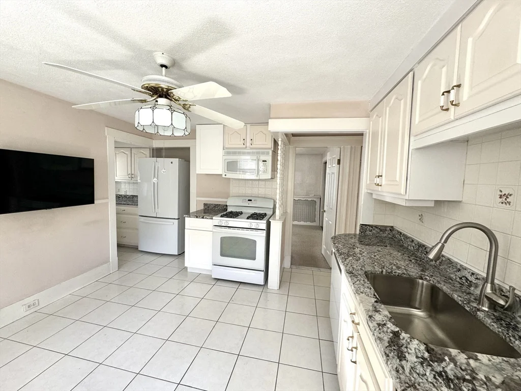 3 bed, 2 bath apartment for rent at 44 Fairview St Unit 2, Winthrop — photo 7 of 18