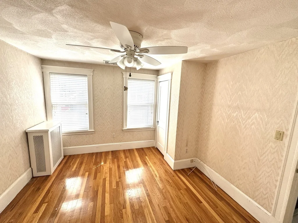 3 bed, 2 bath apartment for rent at 44 Fairview St Unit 2, Winthrop — photo 14 of 18