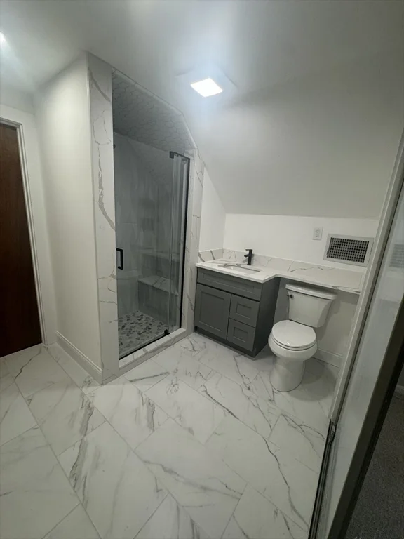 3 bed, 2 bath apartment for rent at 44 Fairview St Unit 2, Winthrop — photo 11 of 18